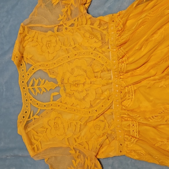Gorgeous Buttery Yellow, Lace Bohemian Maxi Dress size Small - Picture 7 of 8